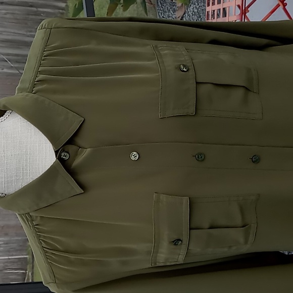 Talbots Petites Olive Green Long Sleeve Button Down Easy Care Blouse Size M - Picture 2 of 12